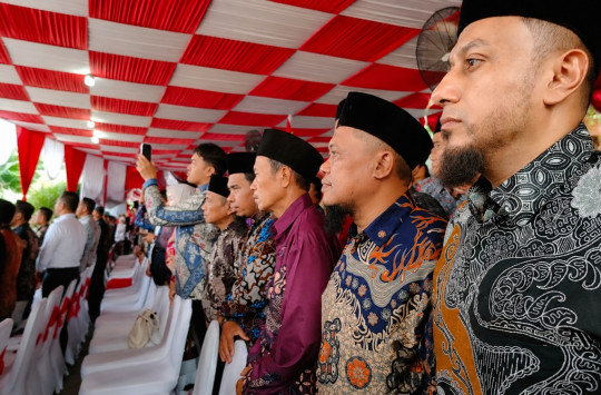 Upacara HUT RI di Surabaya: Ketika Merah Putih Menjadi Jalan Pulang